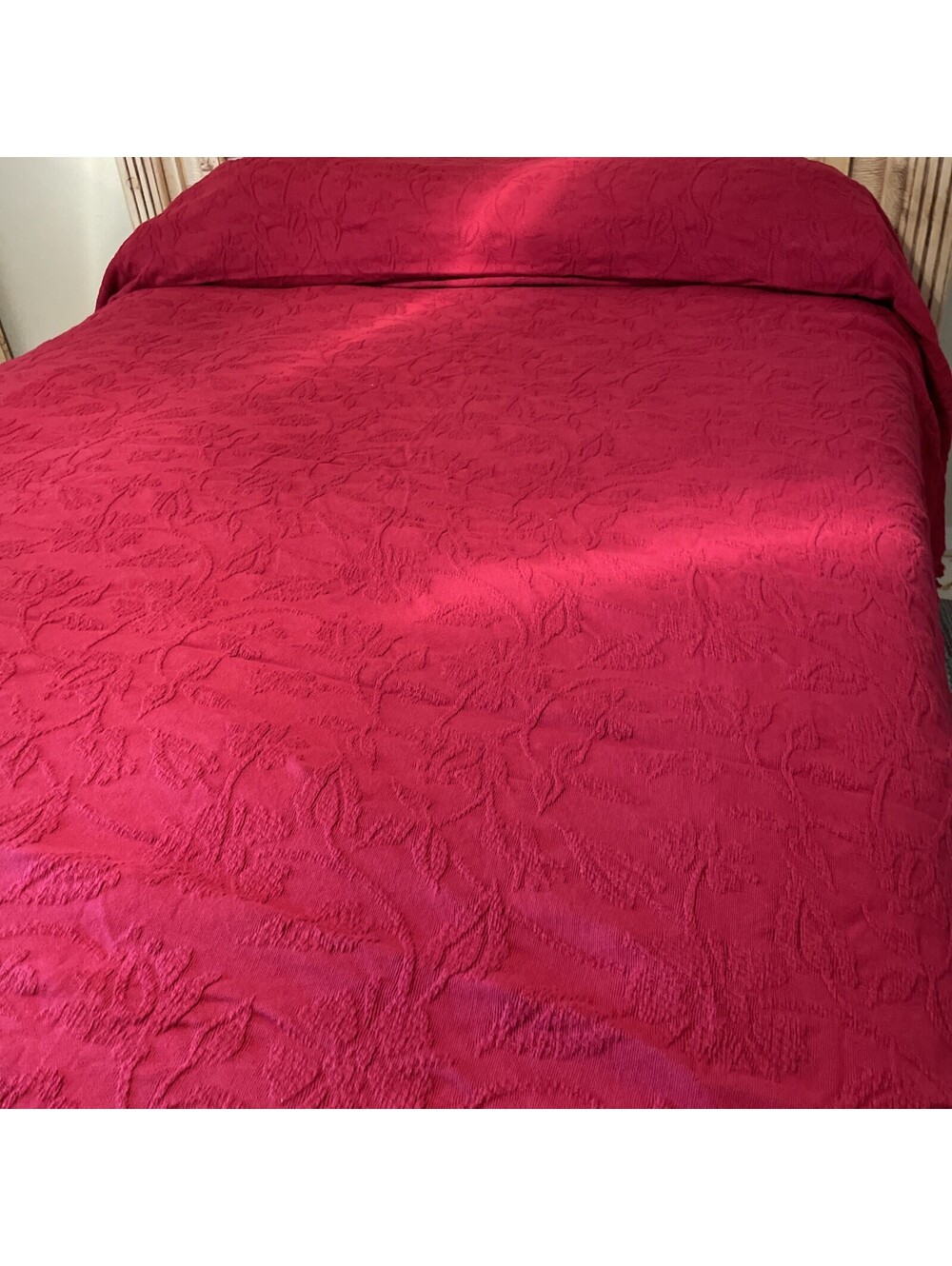 Vintage Deep Red Matelassé Bedspread 100% Cotton Fringed Sz Full Double USA Made